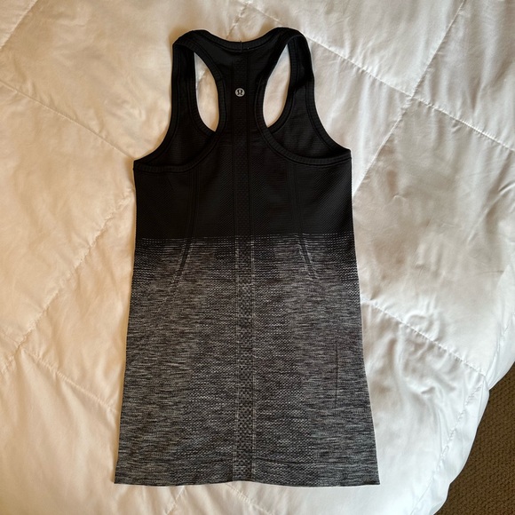 Lululemon Swiftly Tank Top Size 2 - Picture 3 of 4